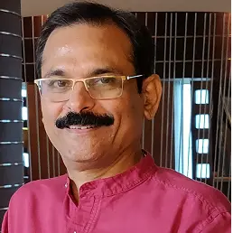 Portrait of Naresh Bhagat, Director of LeLogix Digital Marketing Institute, leading digital marketing training and industry-focused education.